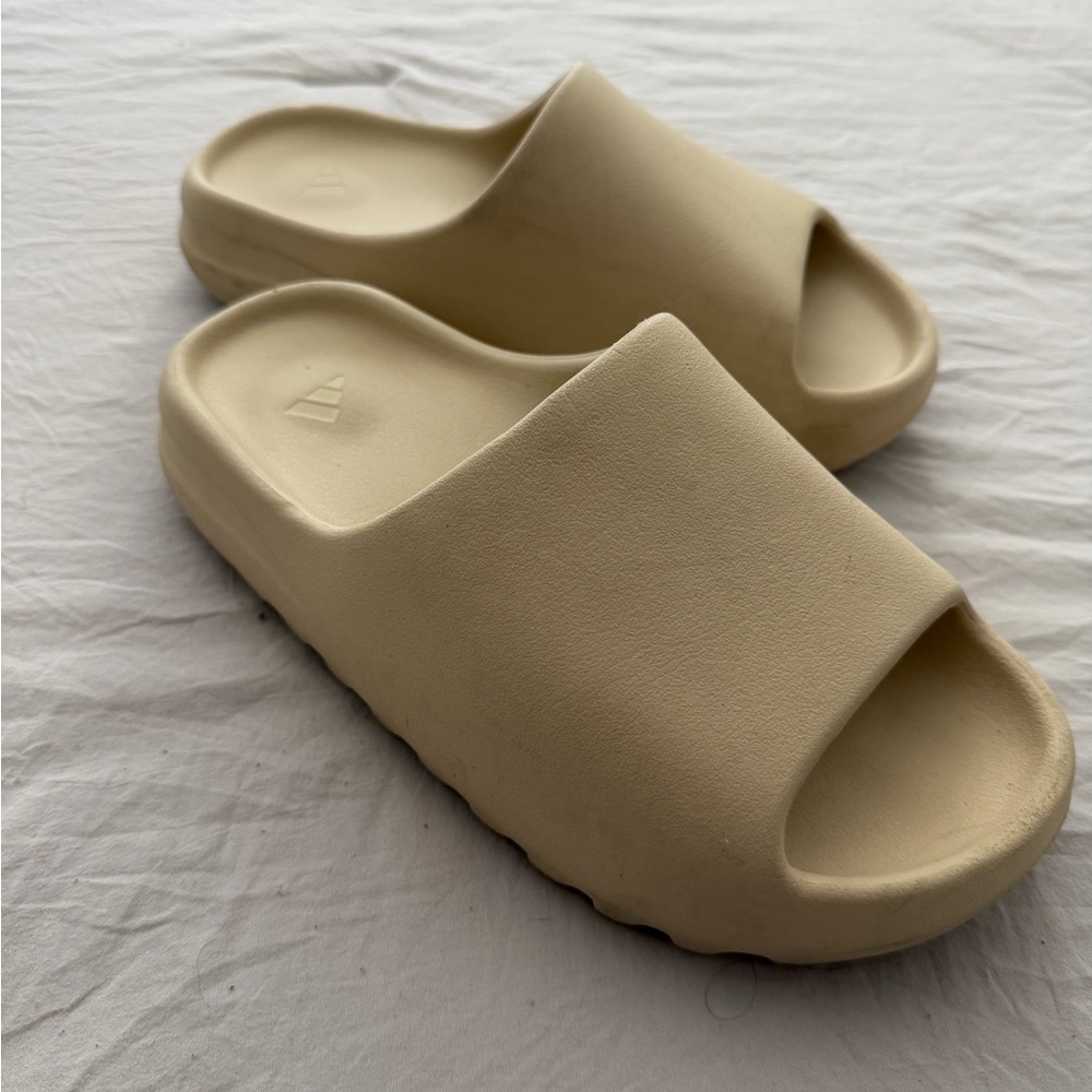 Adidas Yeezy Sandals beige